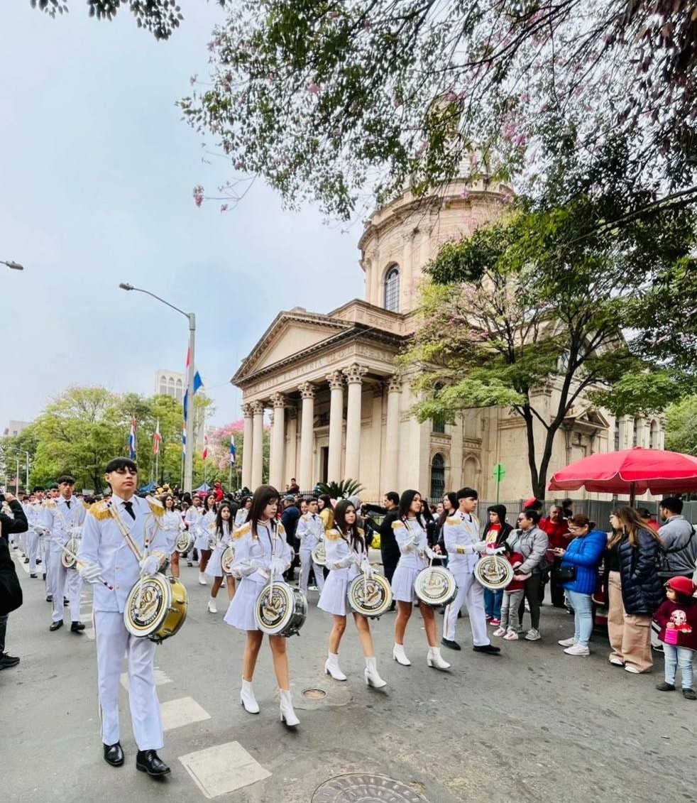 DESLUMBRANTE PARTICIPACIÓN DEL COLEGIO JUAN XXIII
