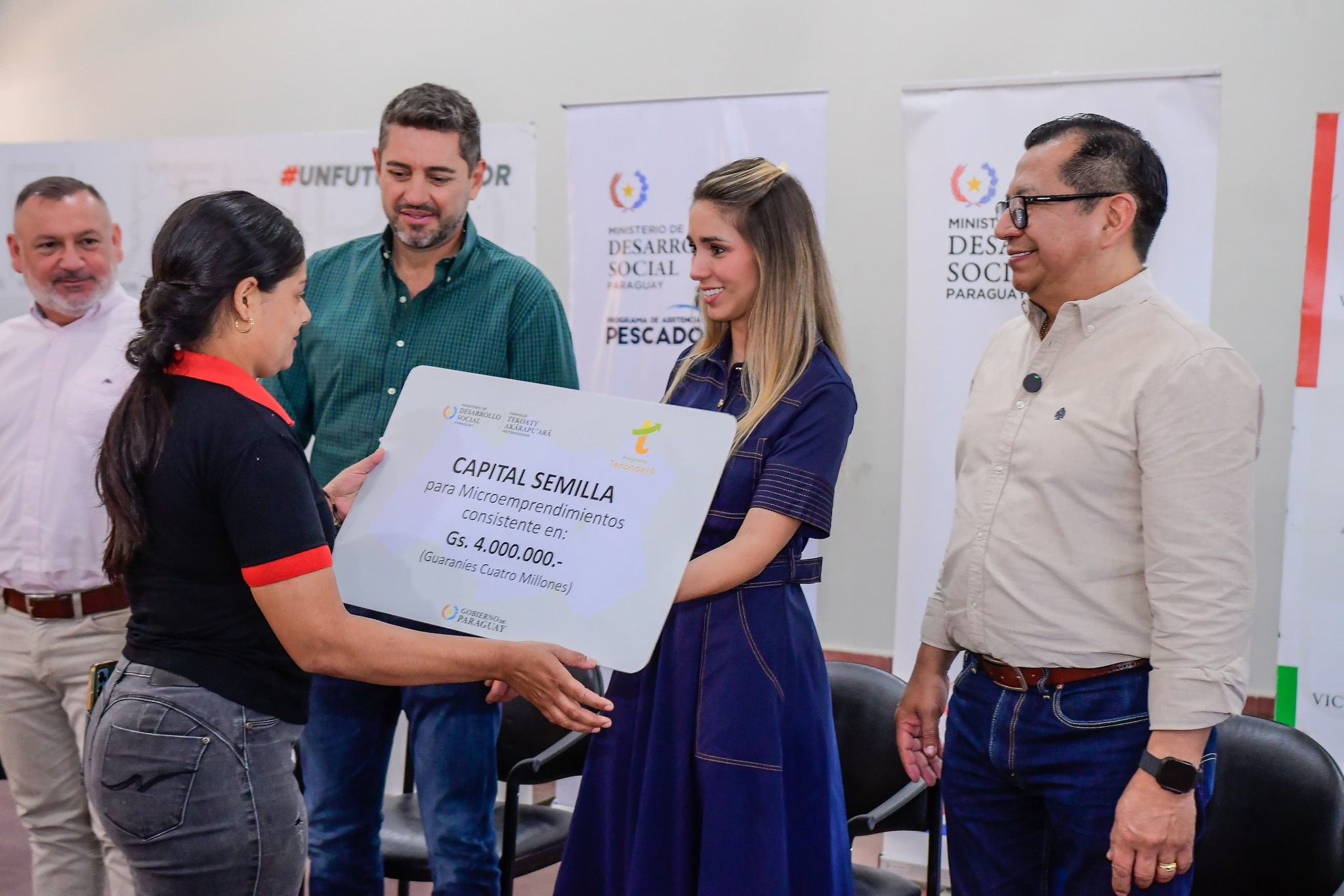 Pescadores y microemprendedores de Ñeembucú reciben apoyo del Gobierno